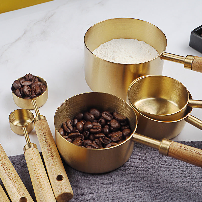 WOODEN MEASURING CUPS AND SPOONS