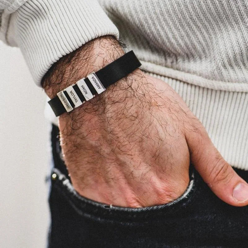 BRACELET EN CUIR AVEC NOMS PERSONNALISÉS EN ACIER