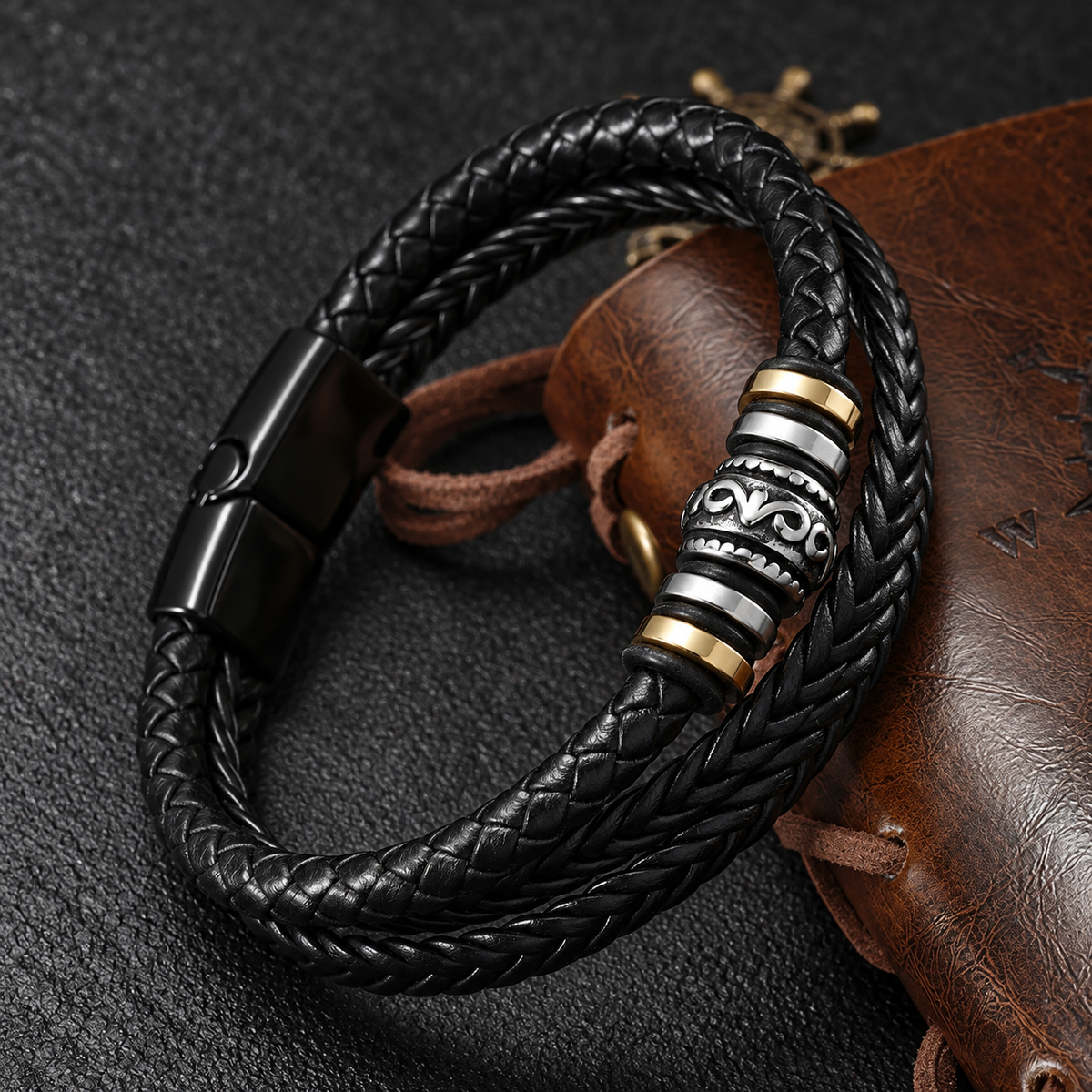 À MON PETIT-FILS - BRACELET EN CUIR TRIPLE & COFFRET EN NOYER GRAVÉ
