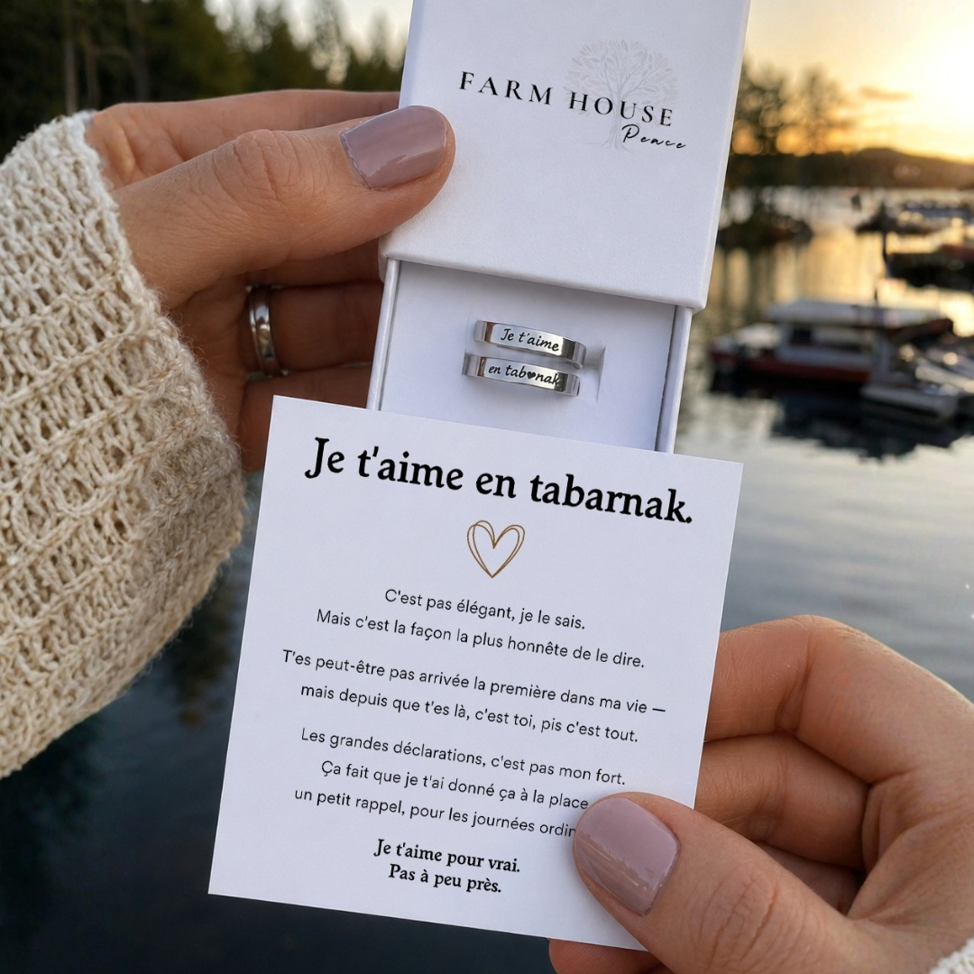 La bague la fait rire. La carte lui montre que tu le penses pour vrai